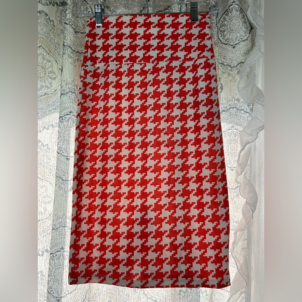 Bold & Beautiful | Orange and White Houndstooth Midi Pencil Skirt